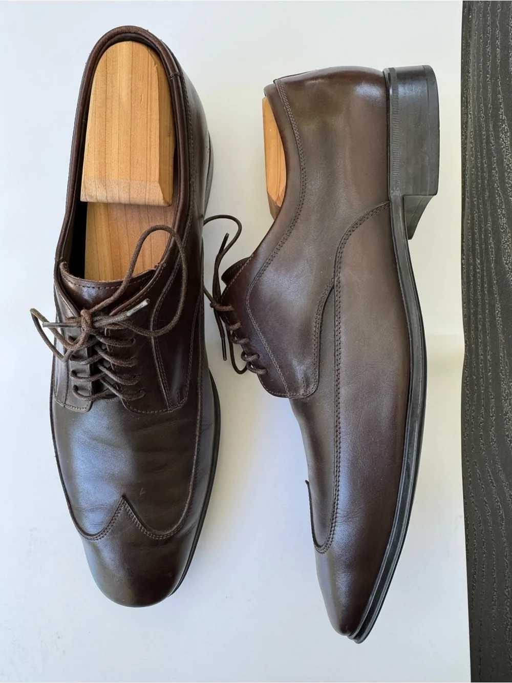 Salvatore Ferragamo Men's Lace-Up Oxford in Dark Brown